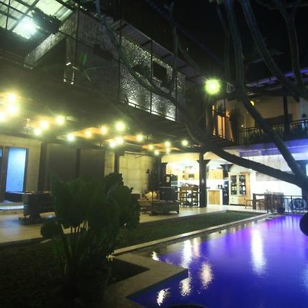 Villa Amalura I ยอกยาการ์ตา ภายนอก รูปภาพ