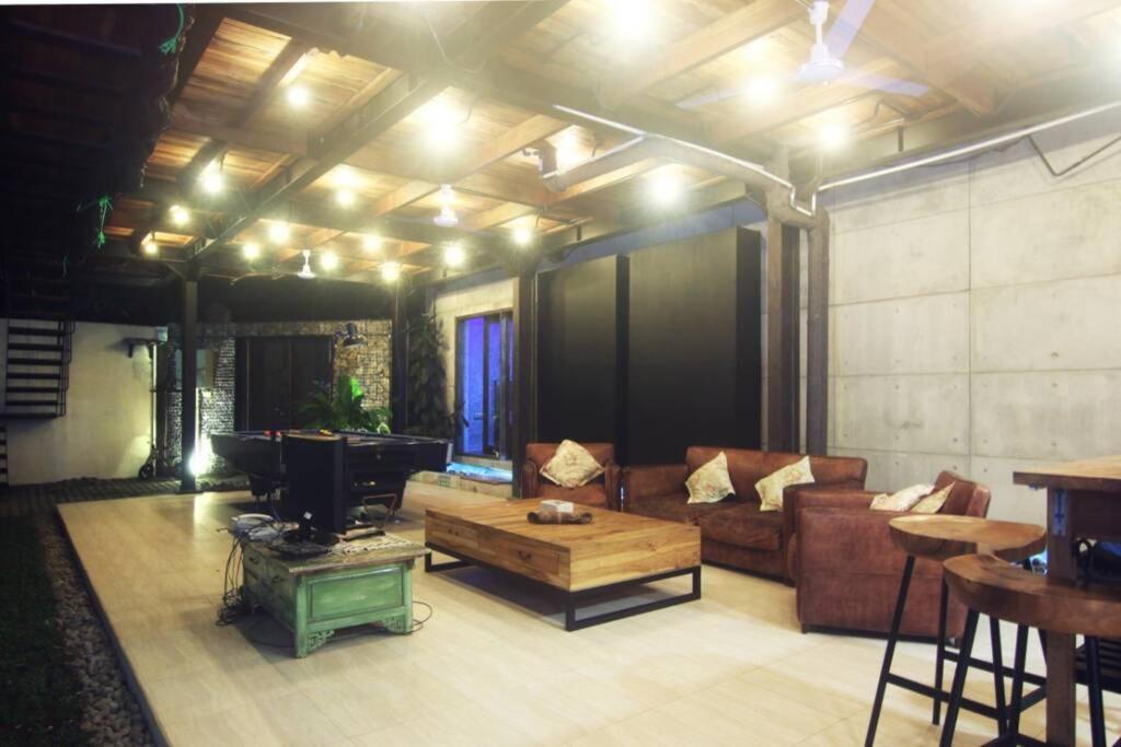 Villa Amalura I ยอกยาการ์ตา ภายนอก รูปภาพ