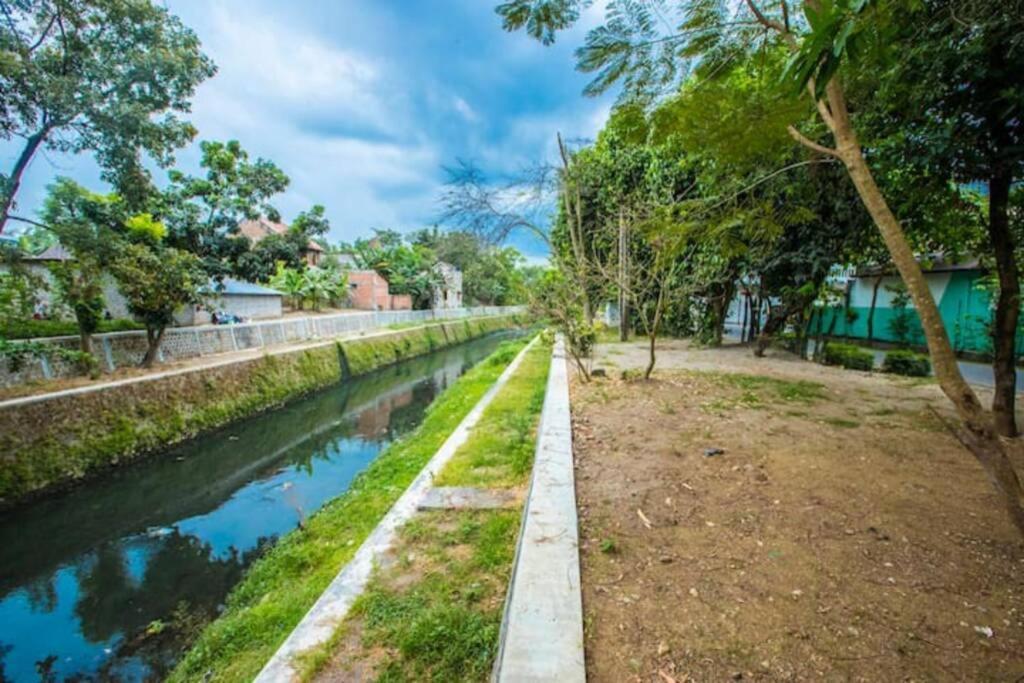 Villa Amalura I ยอกยาการ์ตา ภายนอก รูปภาพ