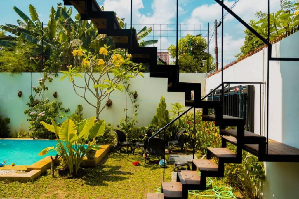 Villa Amalura I ยอกยาการ์ตา ภายนอก รูปภาพ