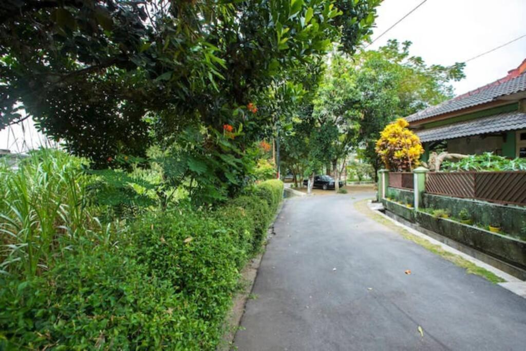 Villa Amalura I ยอกยาการ์ตา ภายนอก รูปภาพ
